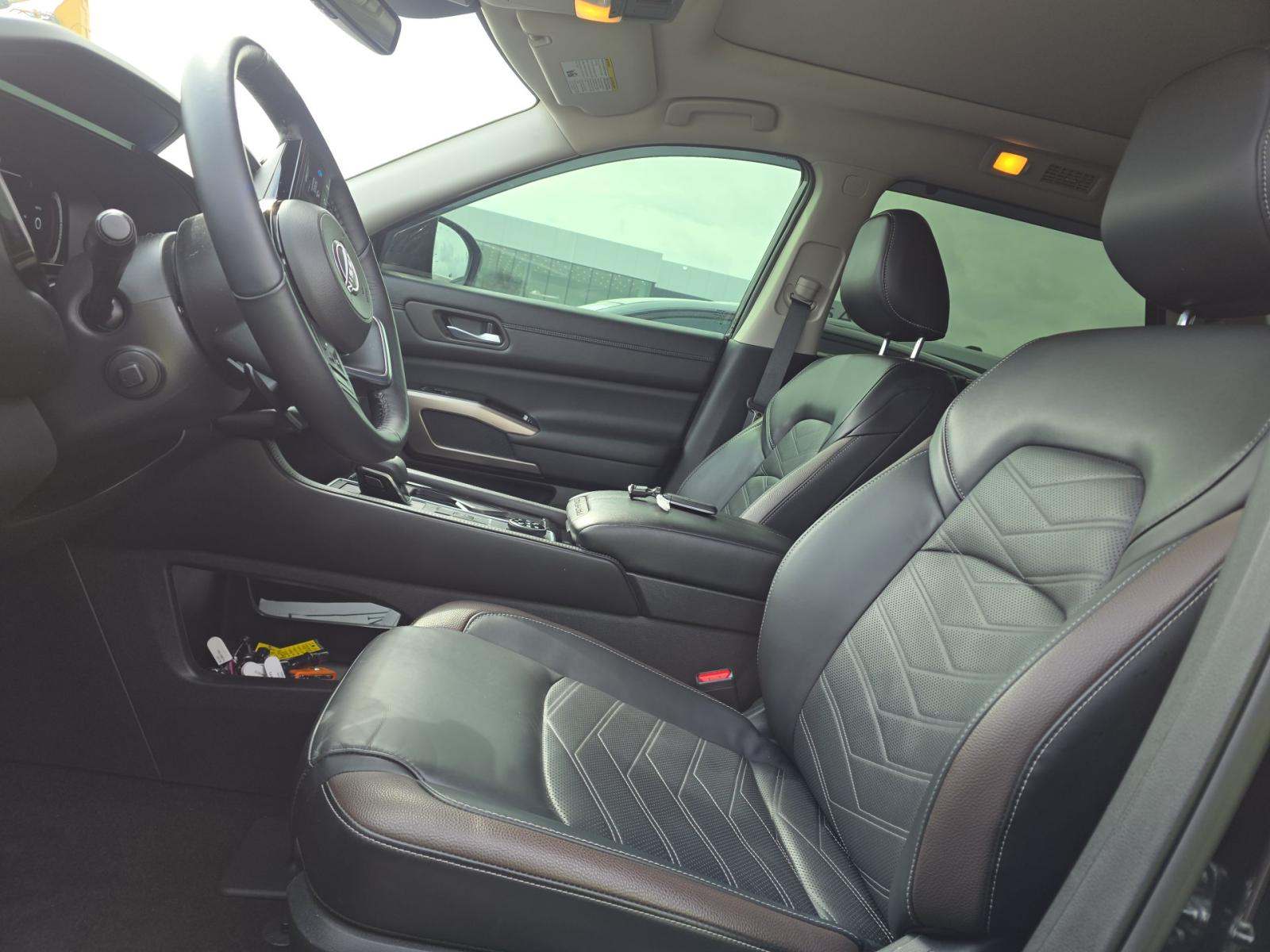 2024 Nissan Pathfinder Platinum AWD