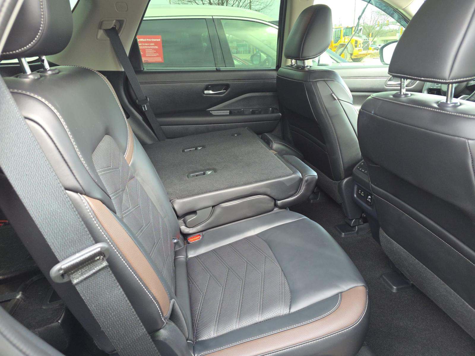 2024 Nissan Pathfinder Platinum AWD