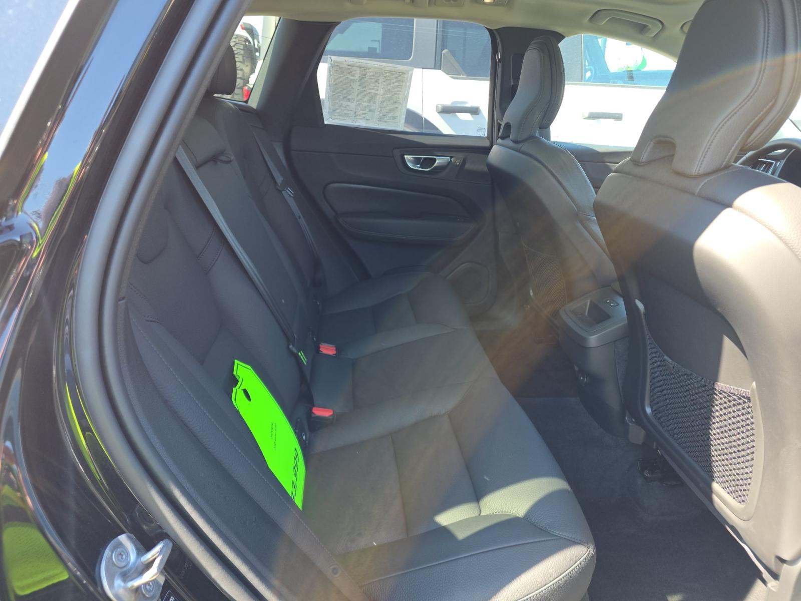 2025 Volvo XC60 B5 Plus AWD