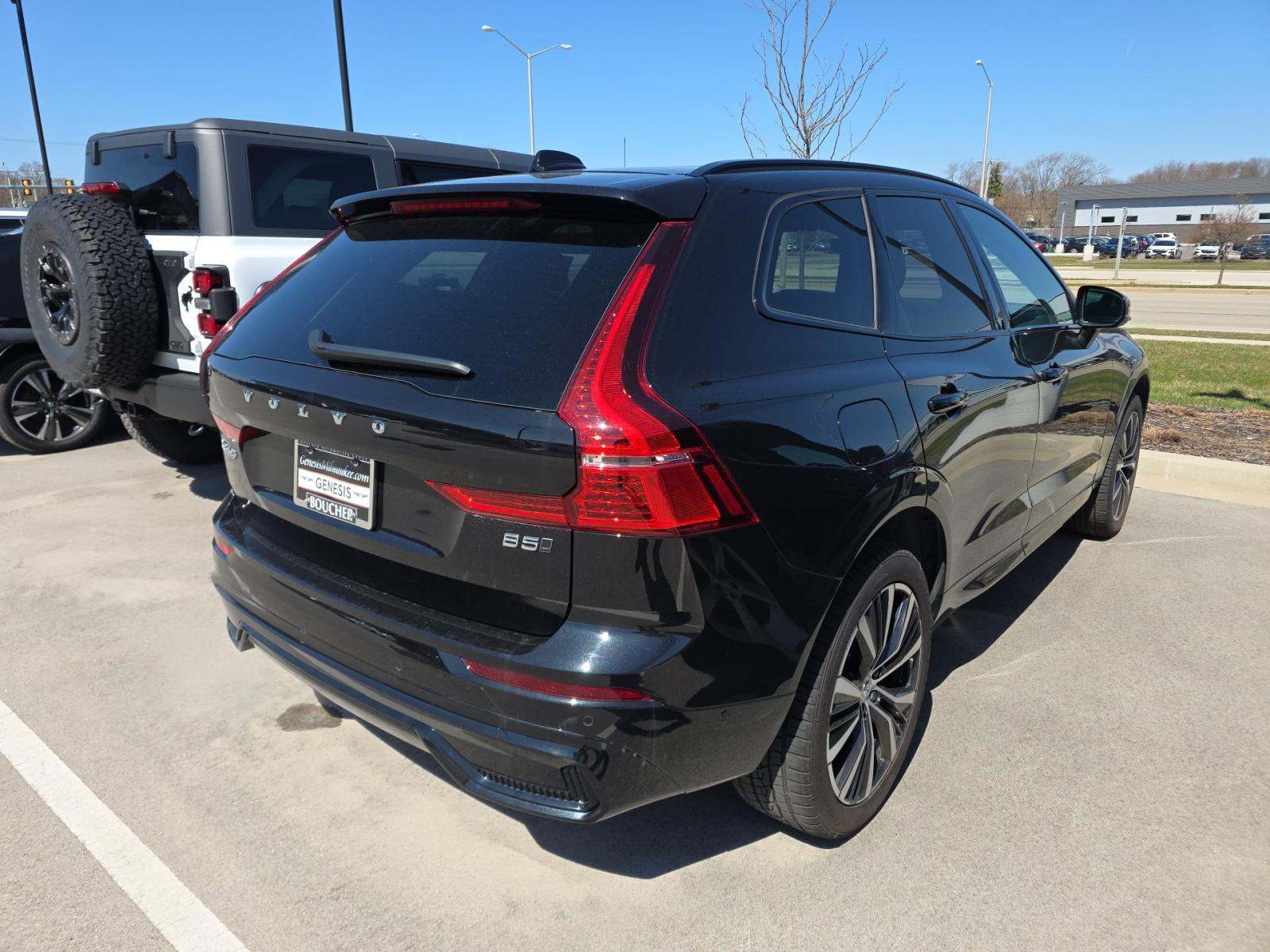2025 Volvo XC60 B5 Plus AWD