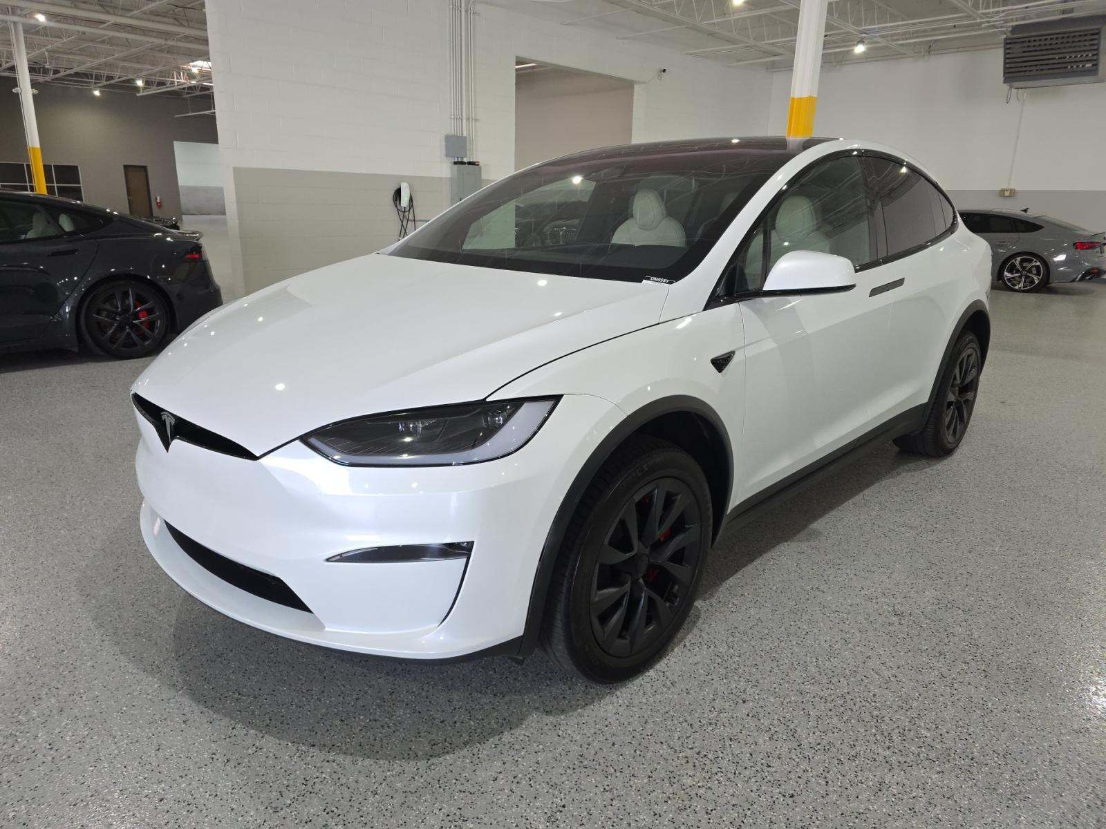 TESLA MODEL X - 1
