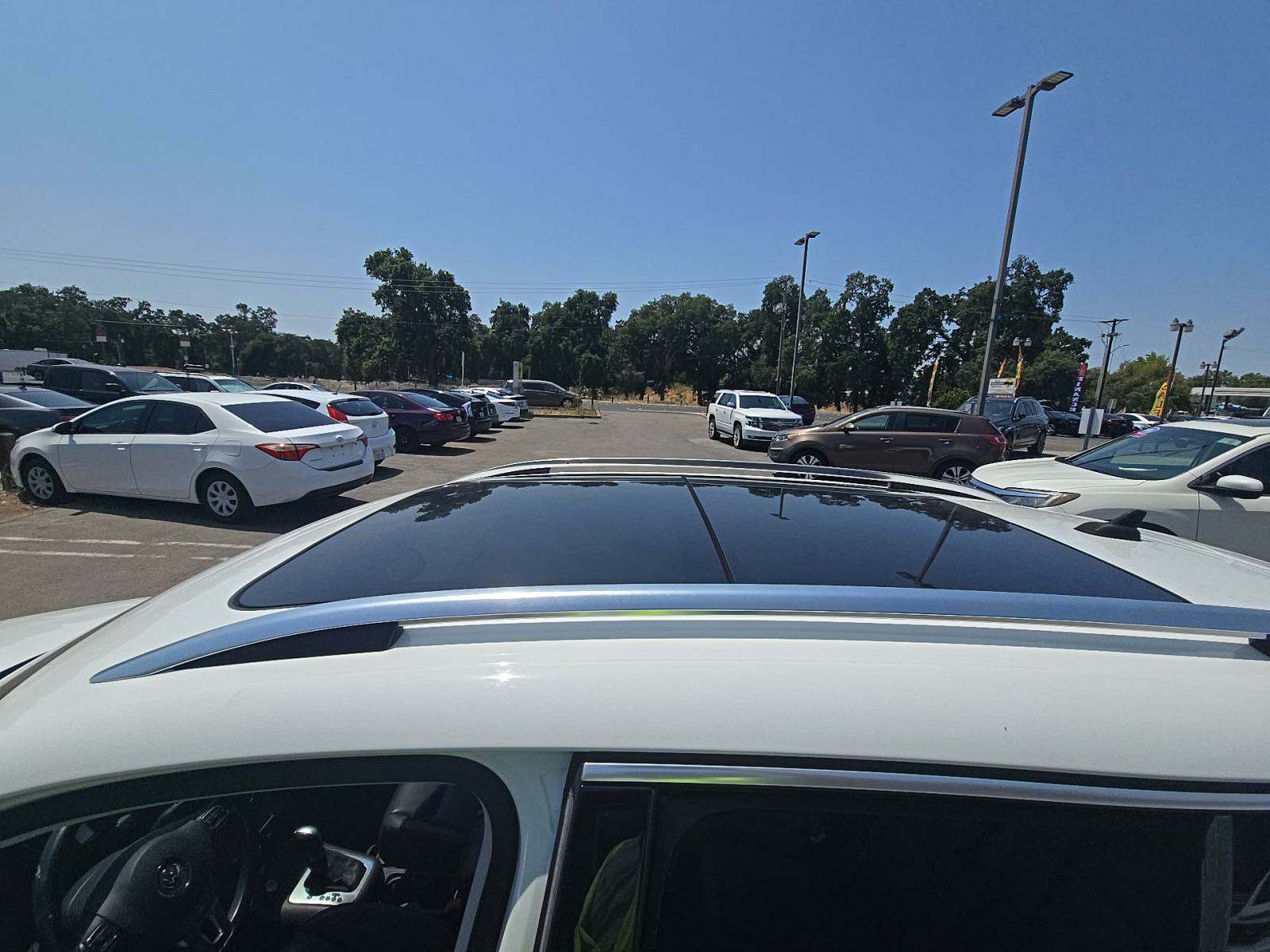 2017 Volkswagen Tiguan 2.0T Wolfsburg Edition FWD