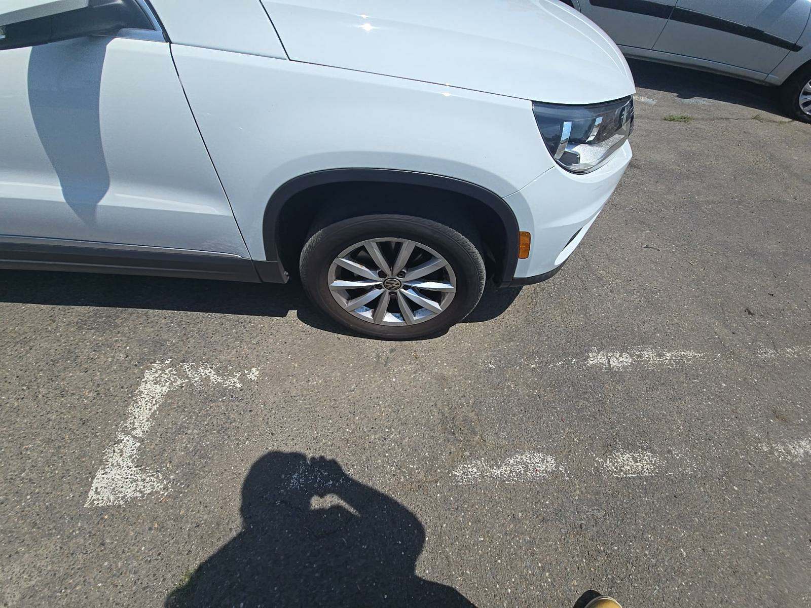 2017 Volkswagen Tiguan 2.0T Wolfsburg Edition FWD