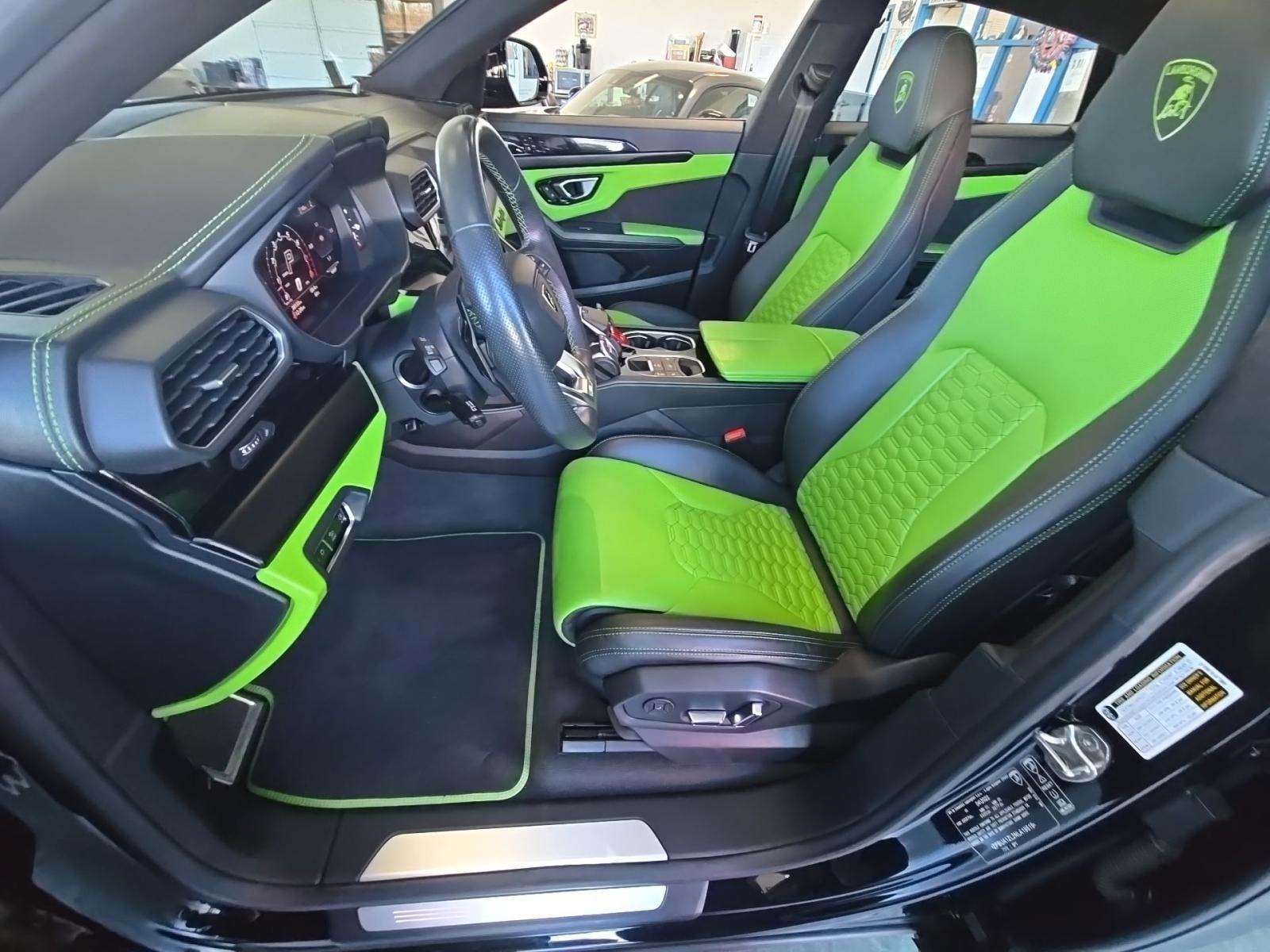 2022 Lamborghini Urus Base AWD