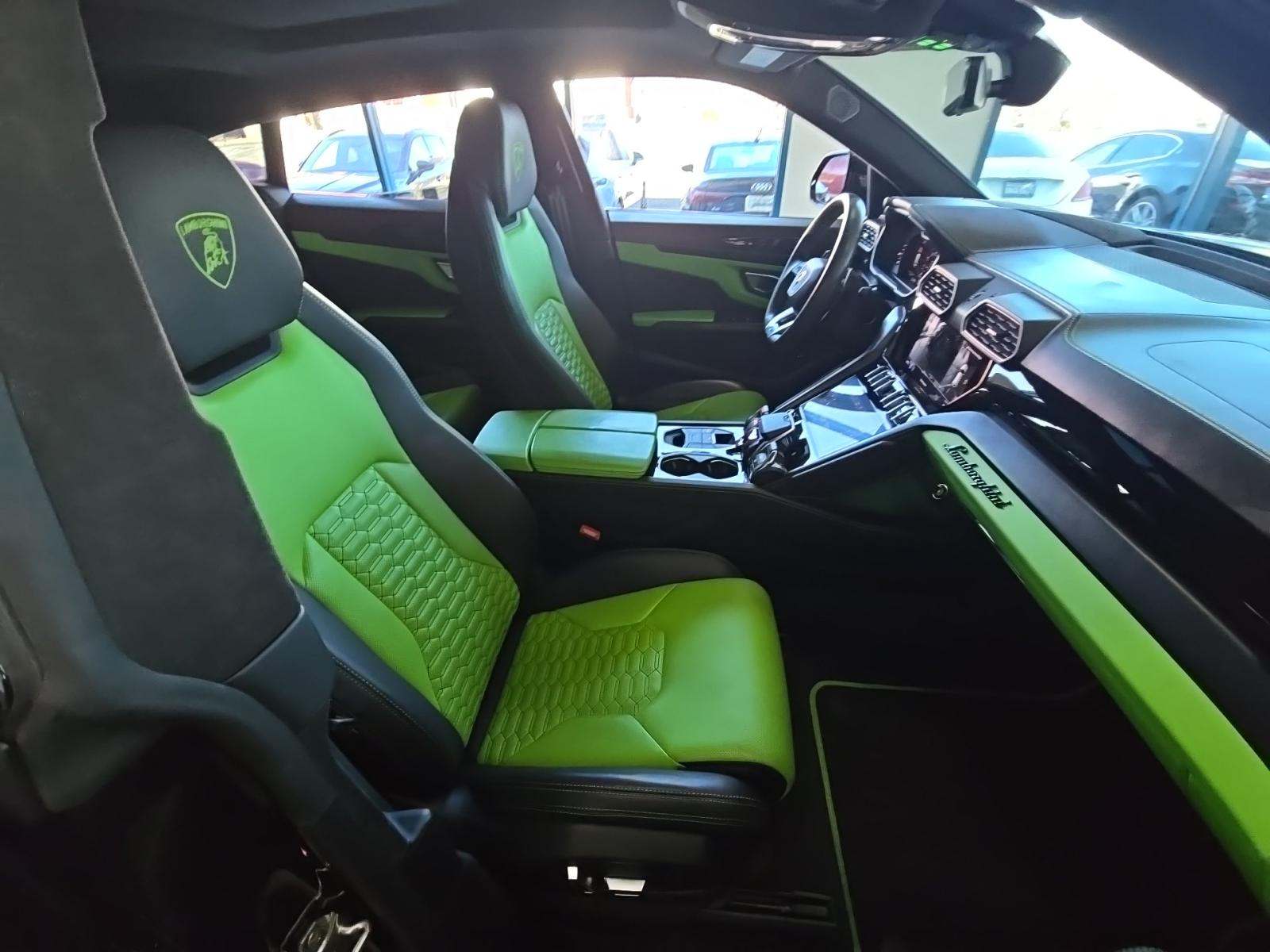 2022 Lamborghini Urus Base AWD