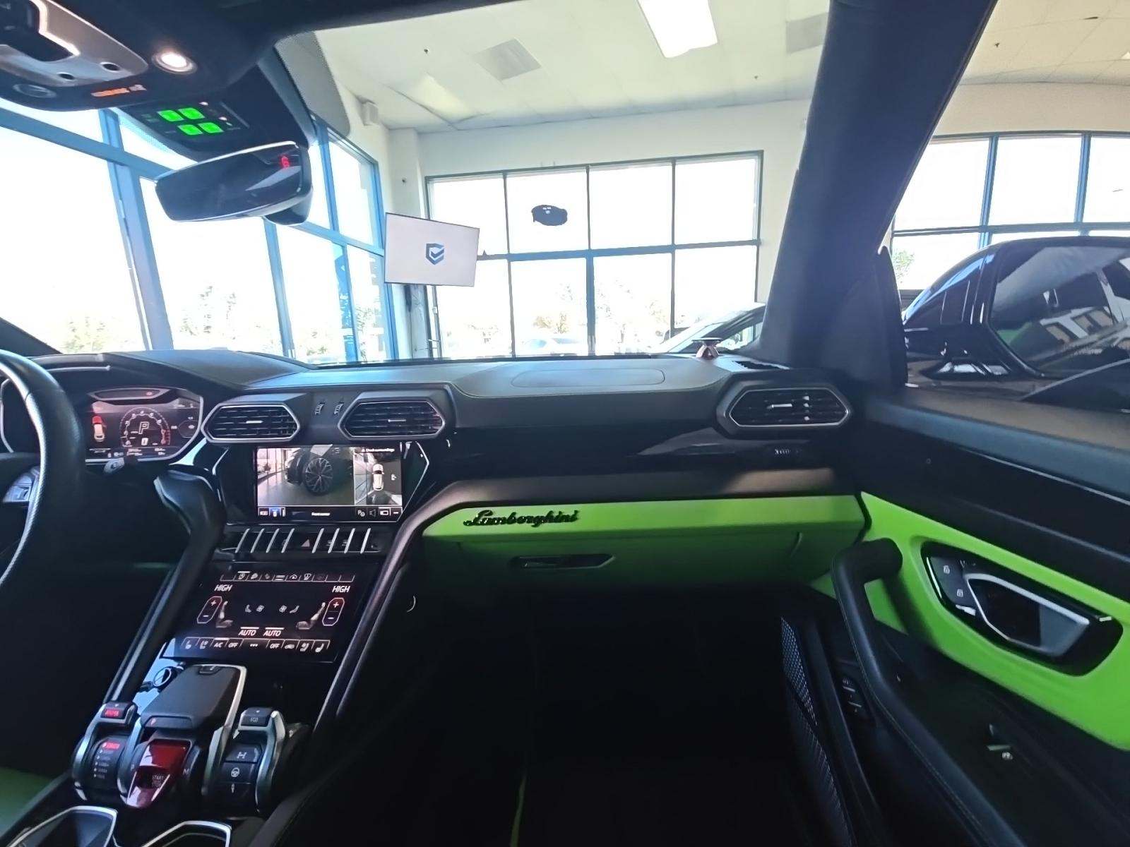 2022 Lamborghini Urus Base AWD