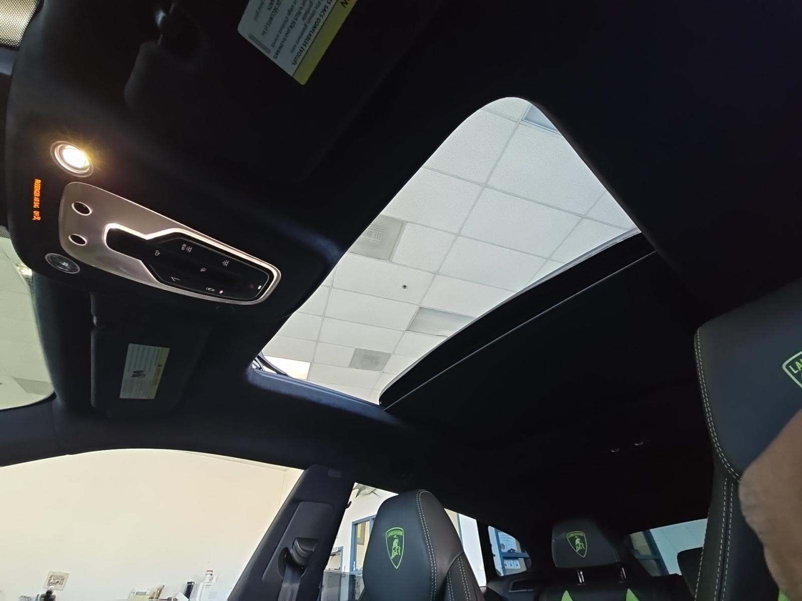 2022 Lamborghini Urus Base AWD