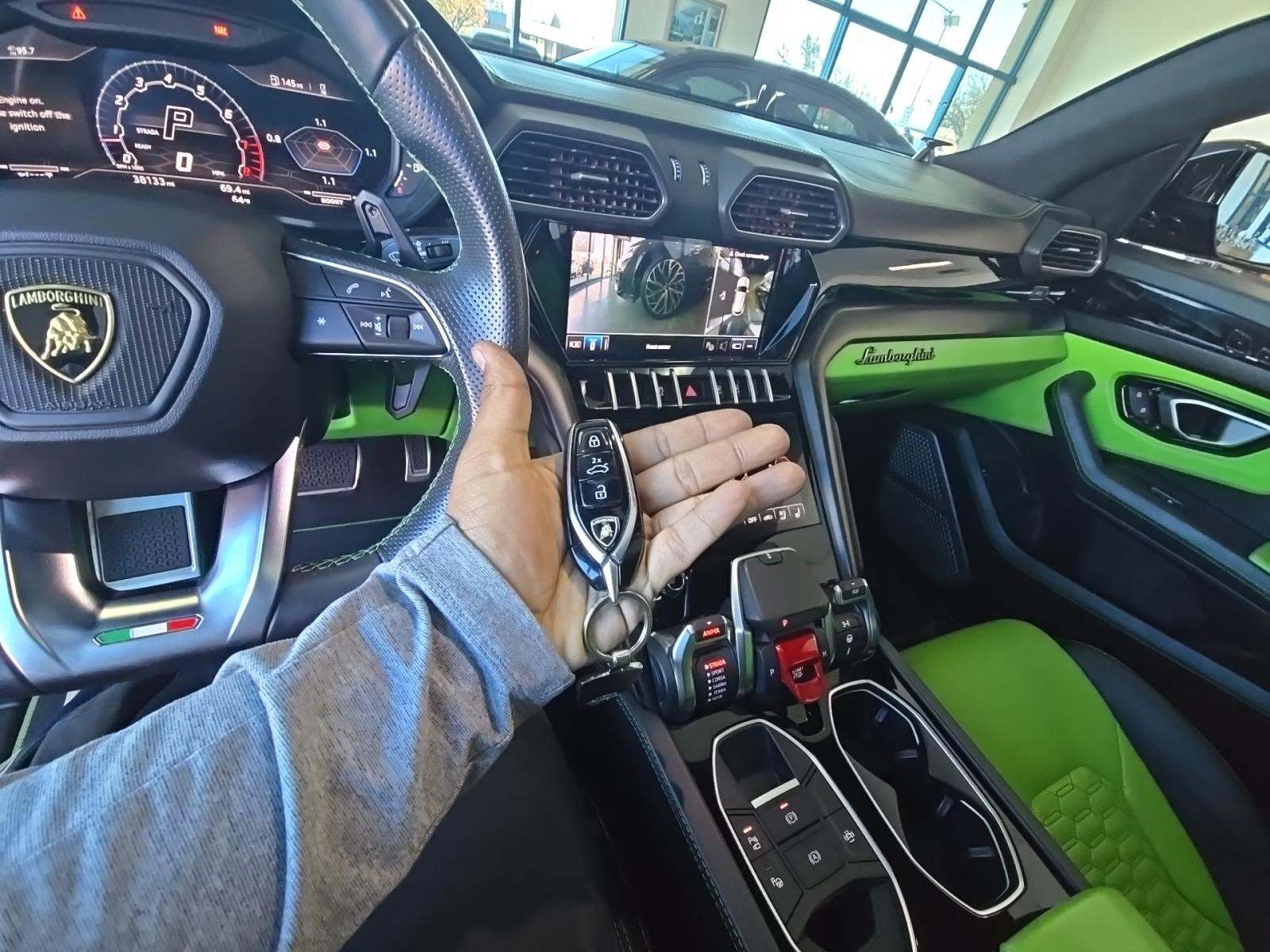 2022 Lamborghini Urus Base AWD