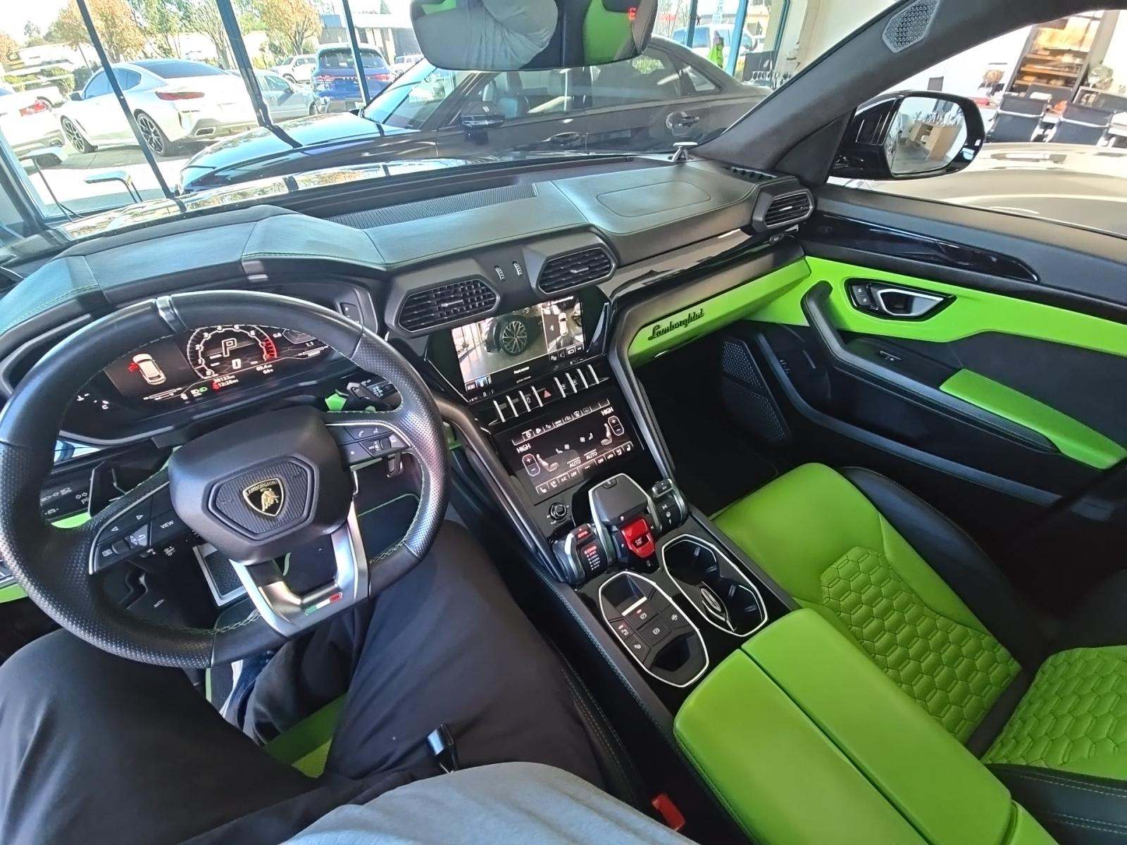 2022 Lamborghini Urus Base AWD