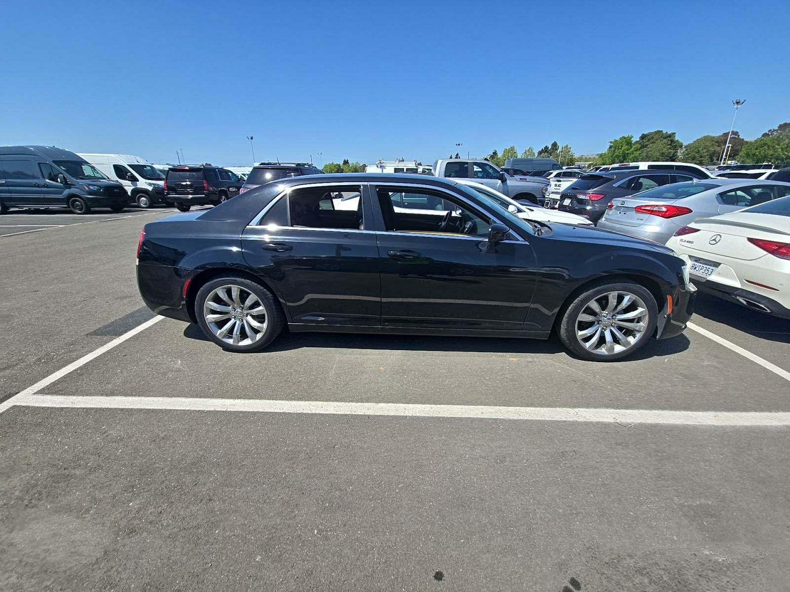 2018 Chrysler 300 Touring L RWD