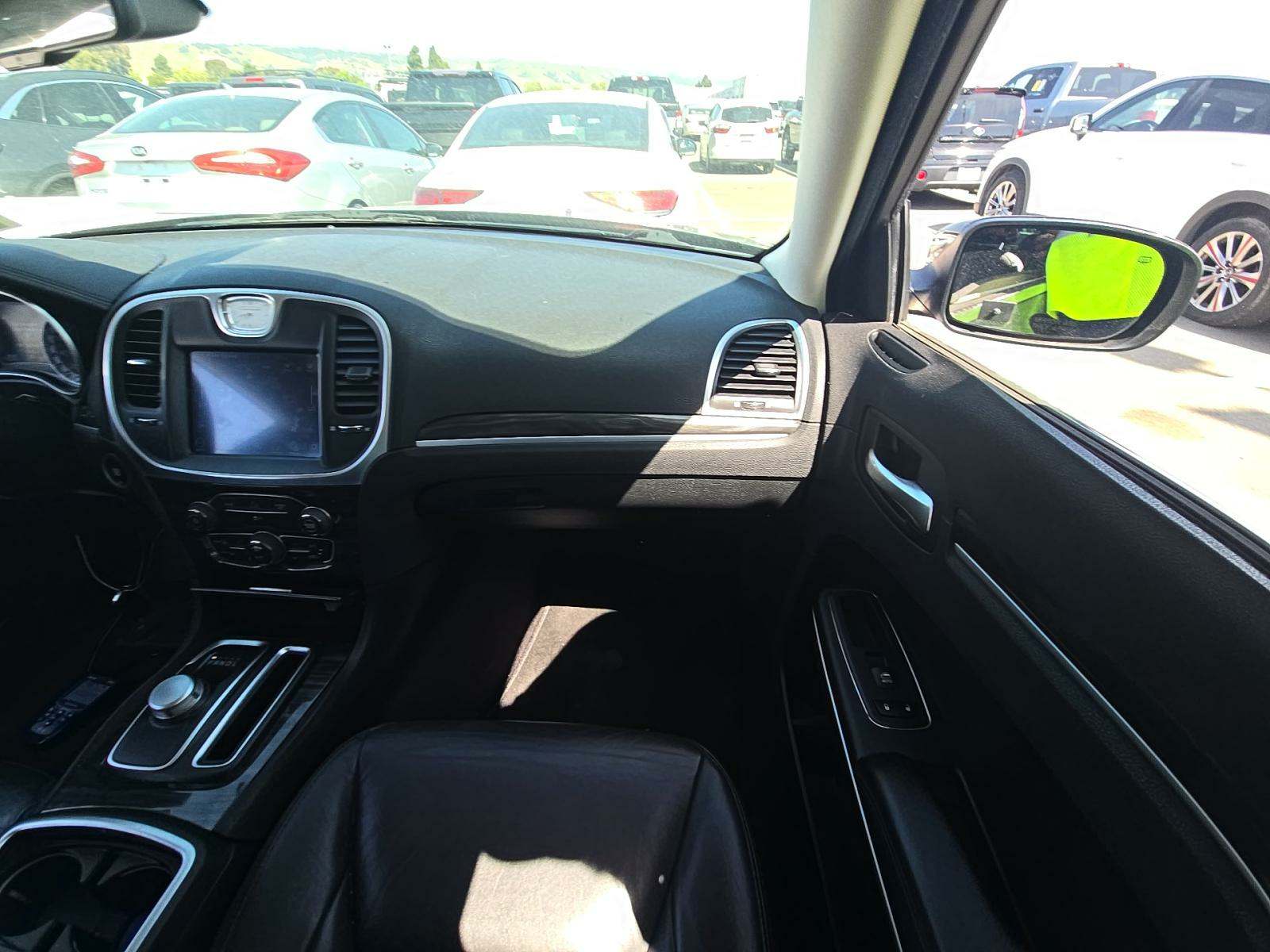 2018 Chrysler 300 Touring L RWD
