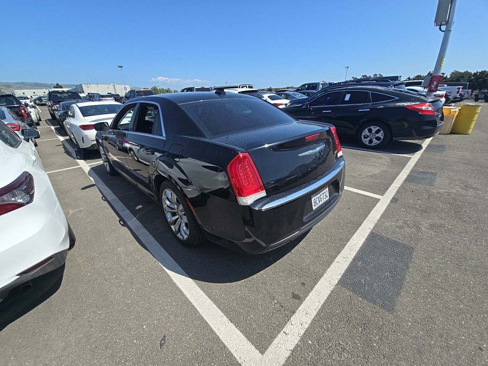 2018 Chrysler 300 Touring L RWD