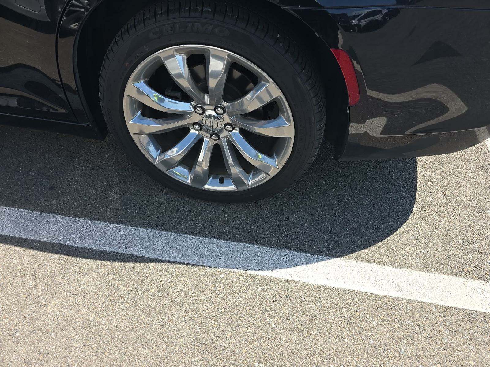 2018 Chrysler 300 Touring L RWD