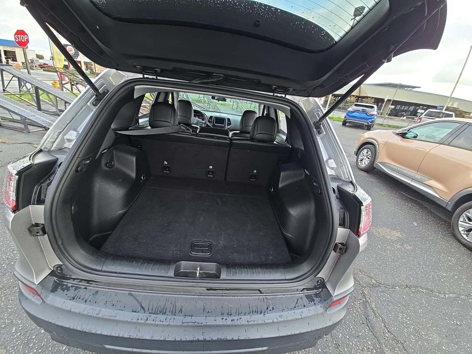 2019 Jeep Cherokee Latitude Plus FWD