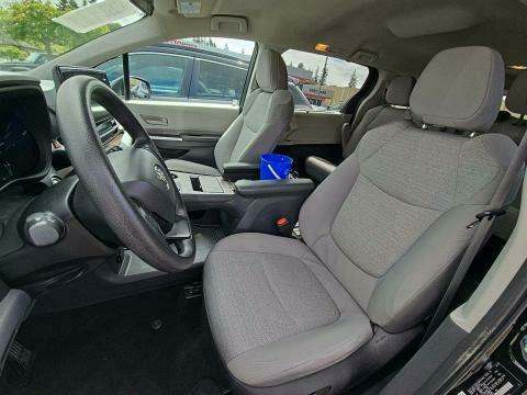 2023 Toyota Sienna LE FWD