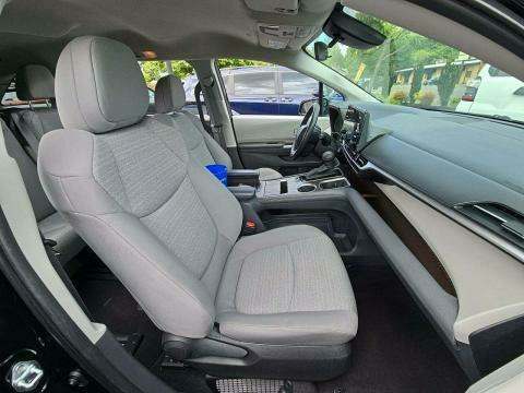 2023 Toyota Sienna LE FWD