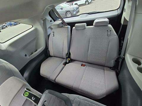 2023 Toyota Sienna LE FWD