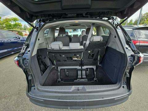 2023 Toyota Sienna LE FWD
