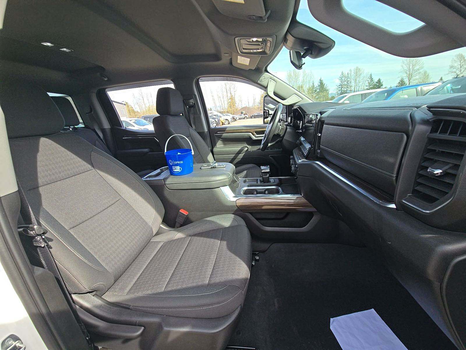 2023 Chevrolet Silverado 1500 RST AWD