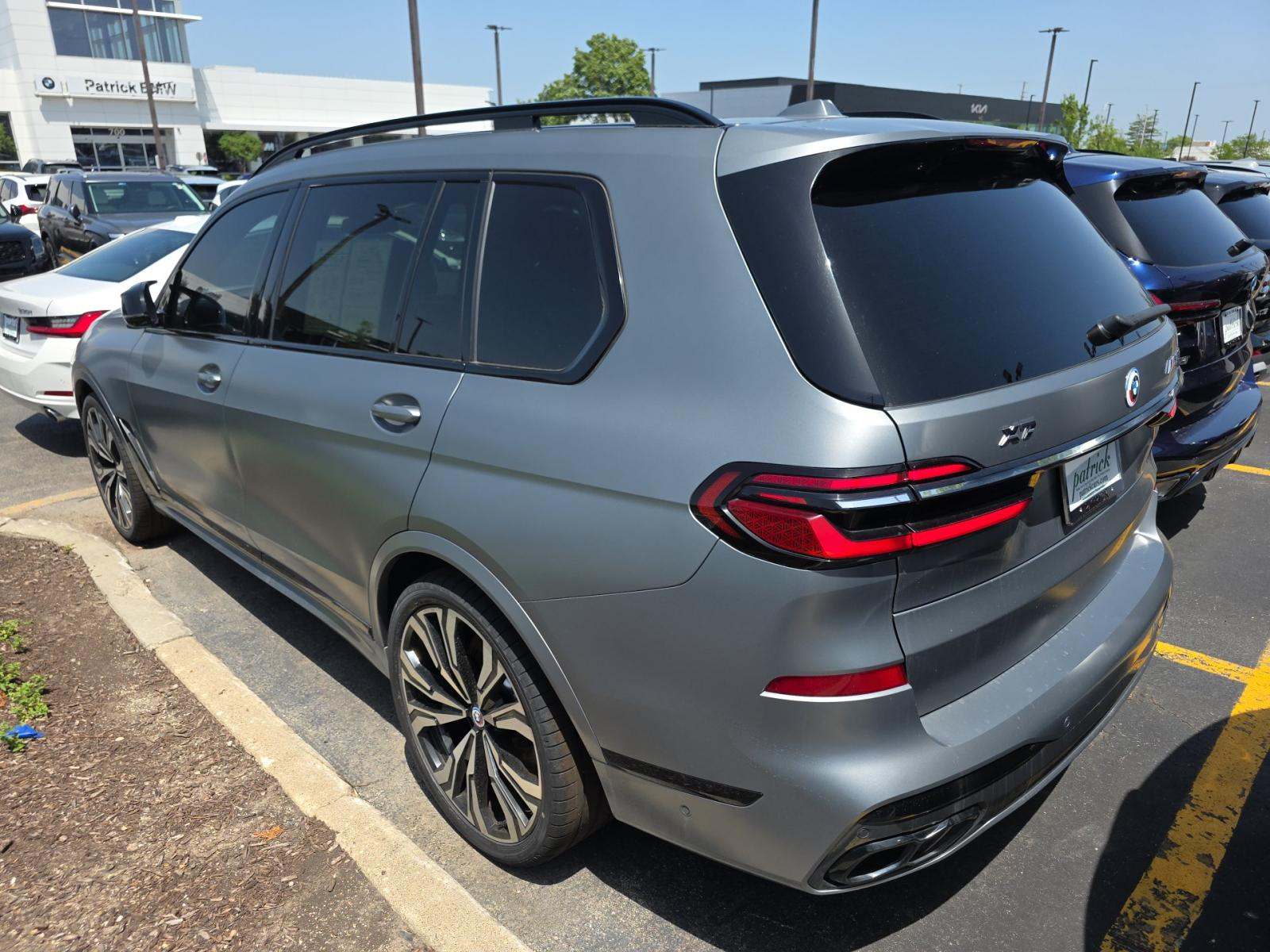 2023 BMW X7 M60i AWD