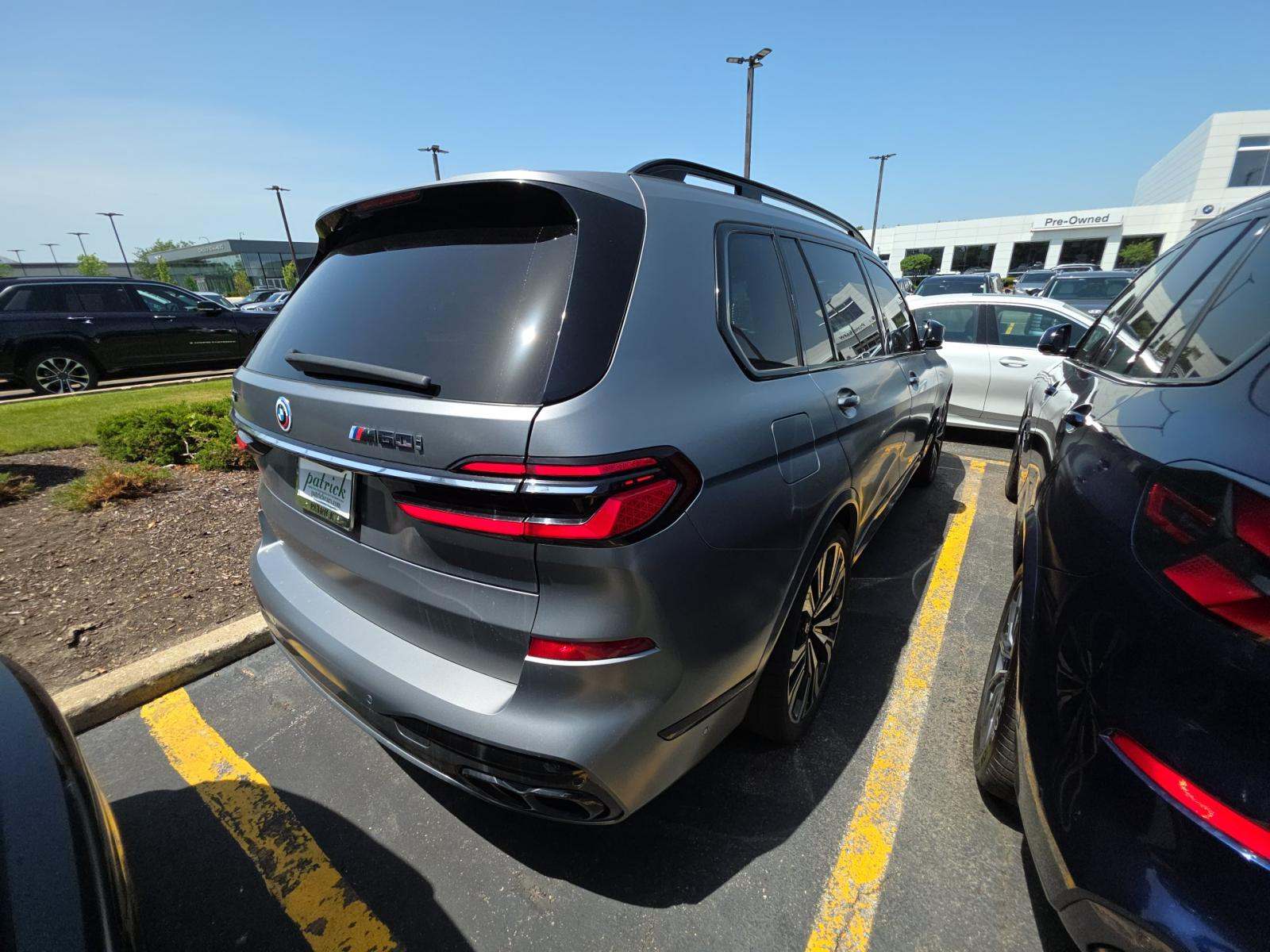 2023 BMW X7 M60i AWD