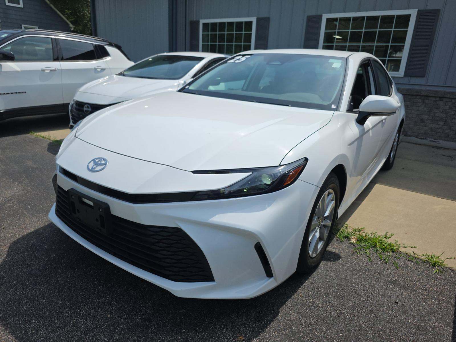 2025 Toyota Camry LE FWD