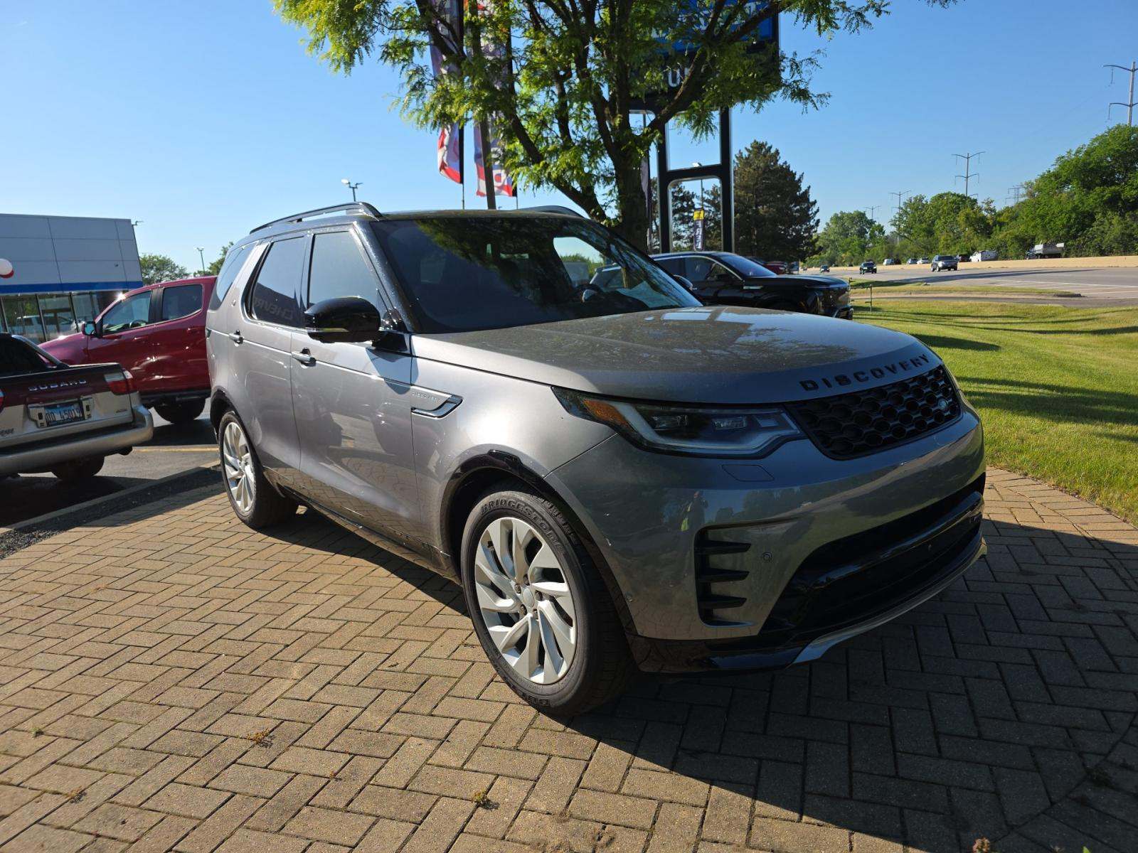 2023 Land Rover Discovery R-Dynamic S AWD