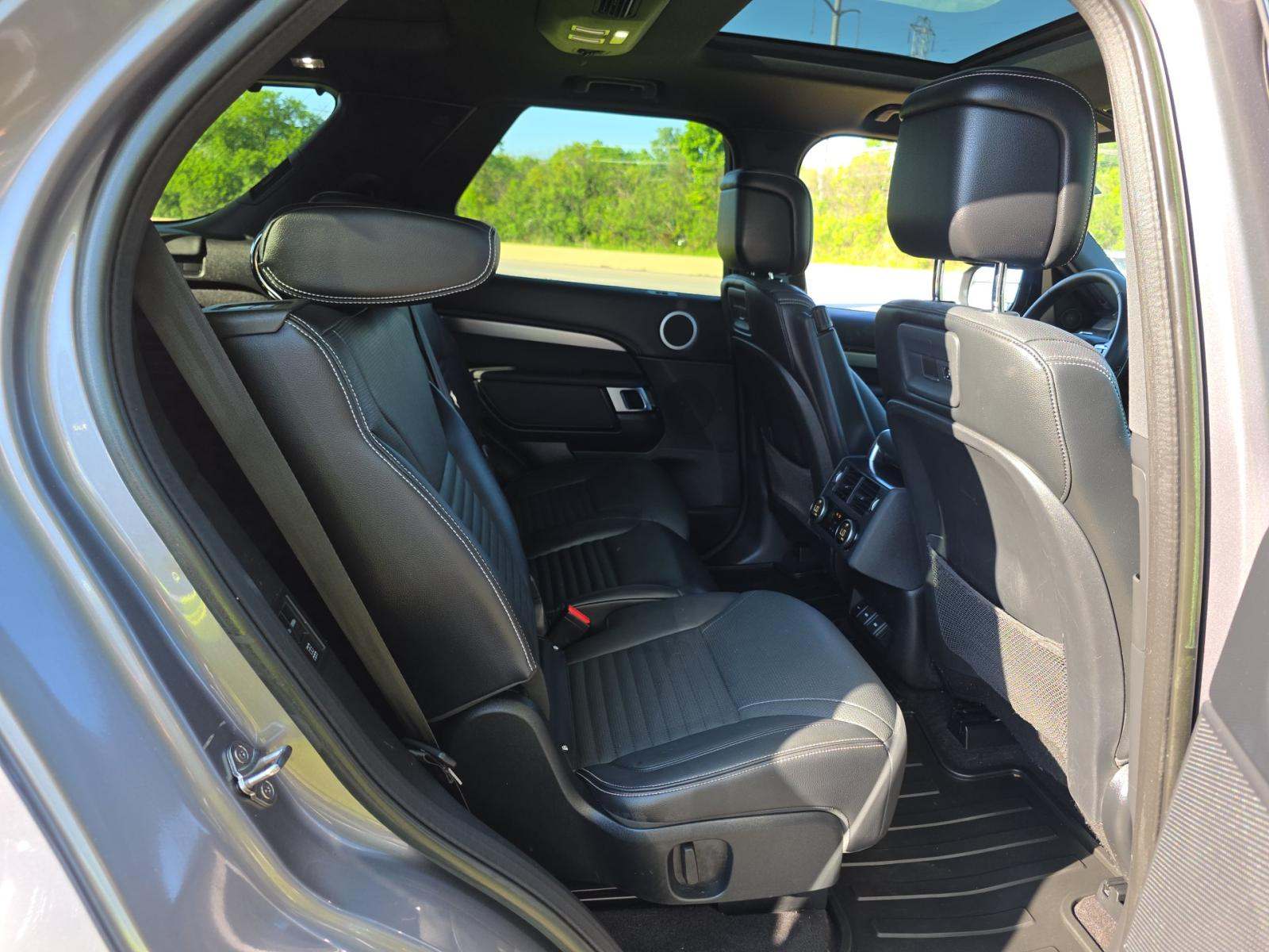 2023 Land Rover Discovery R-Dynamic S AWD