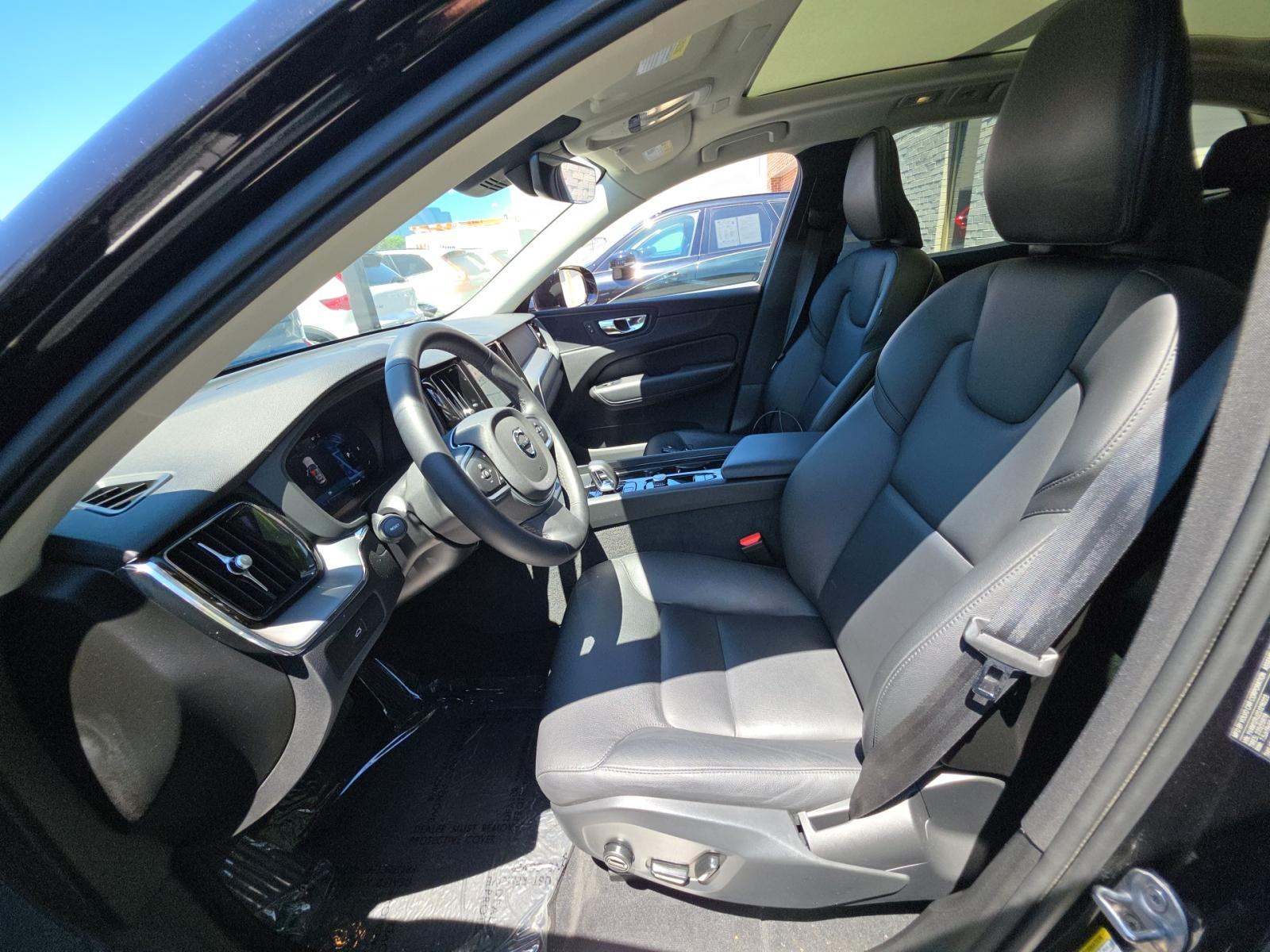 2025 Volvo XC60 B5 Core AWD
