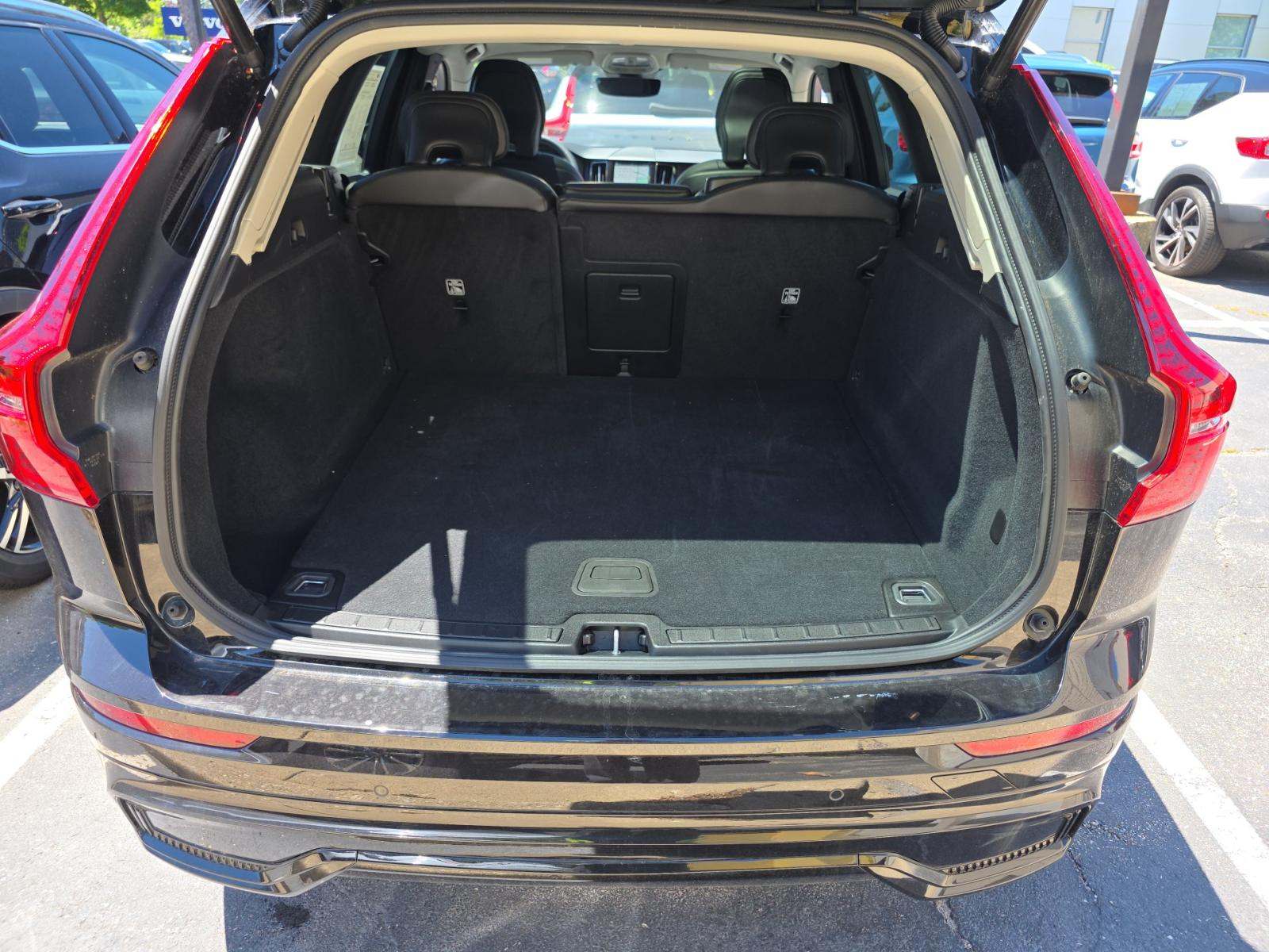 2025 Volvo XC60 B5 Core AWD