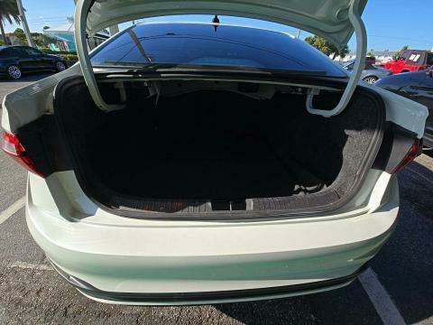 2022 Volkswagen Jetta 1.5T SE FWD