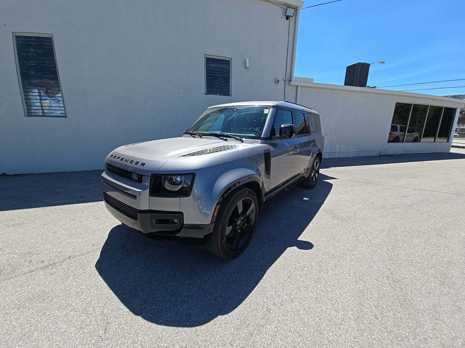 2024 Land Rover Defender 130 X-Dynamic SE AWD