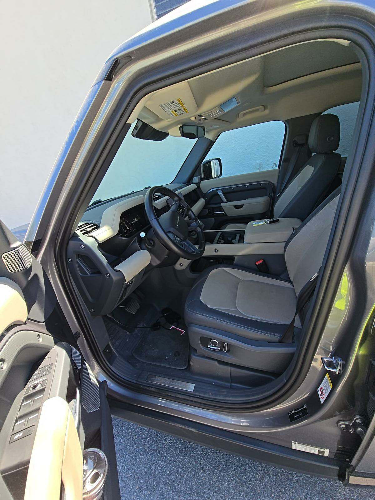 2024 Land Rover Defender 130 X-Dynamic SE AWD