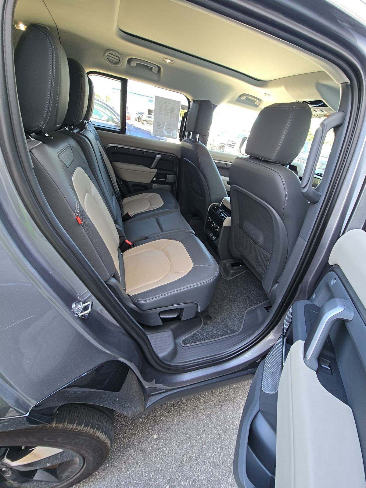 2024 Land Rover Defender 130 X-Dynamic SE AWD