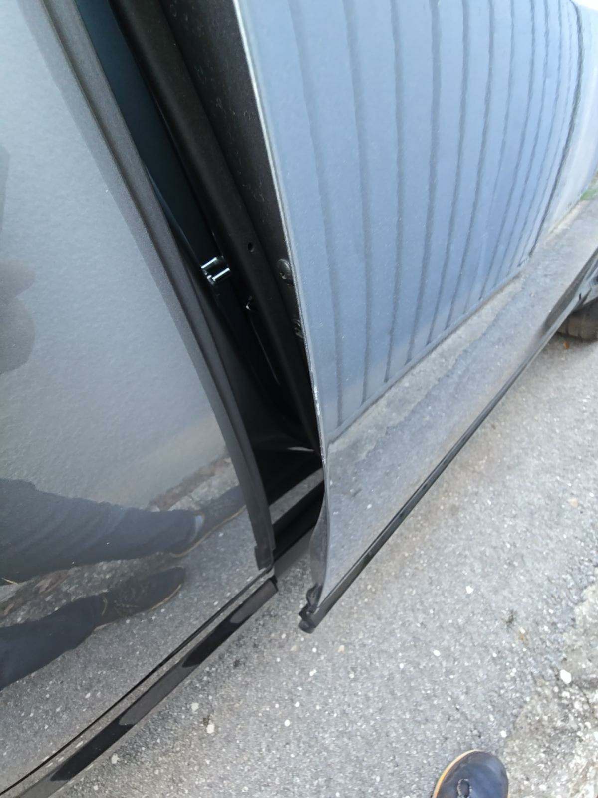 2024 Land Rover Defender 130 X-Dynamic SE AWD