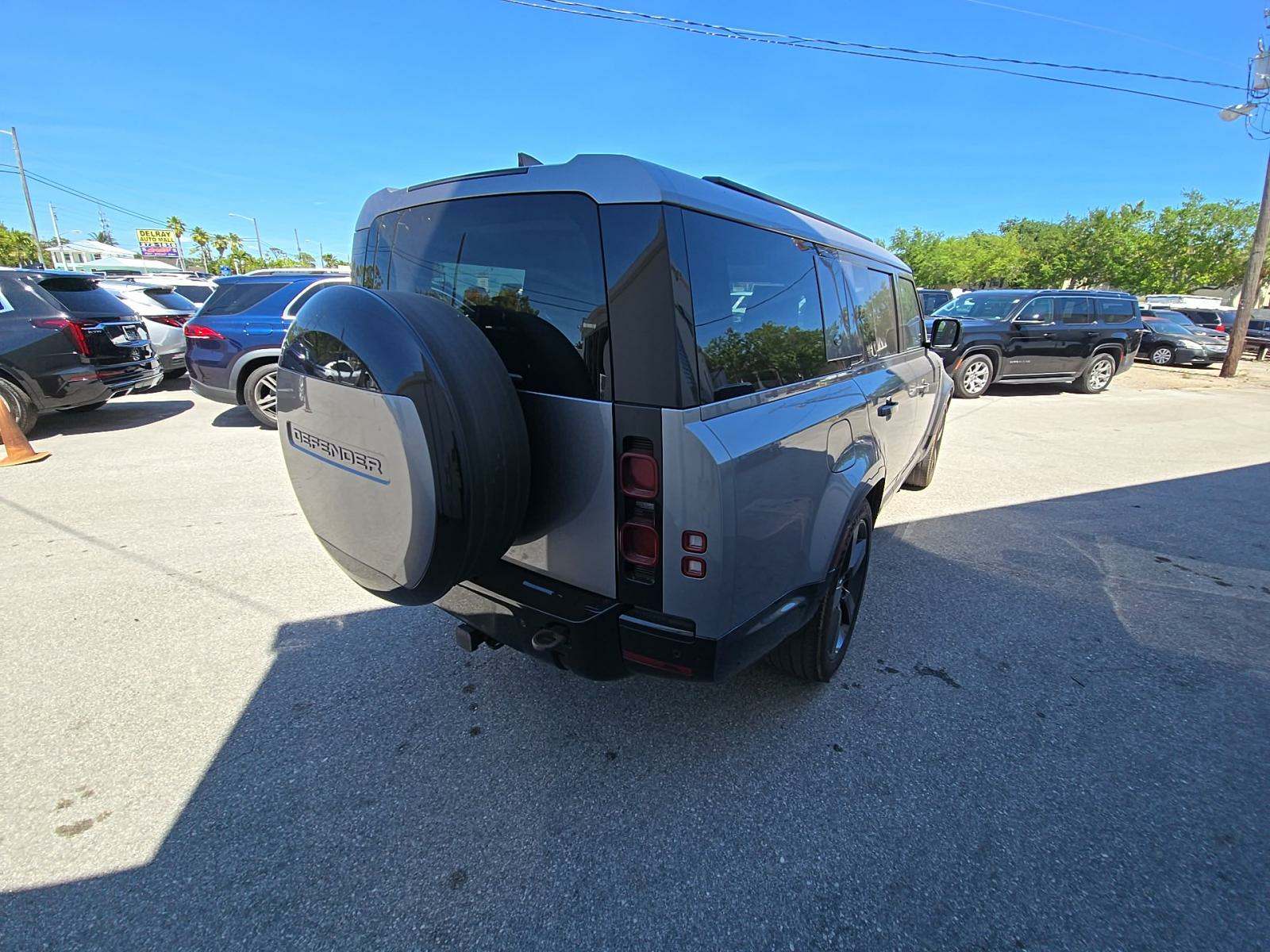 2024 Land Rover Defender 130 X-Dynamic SE AWD