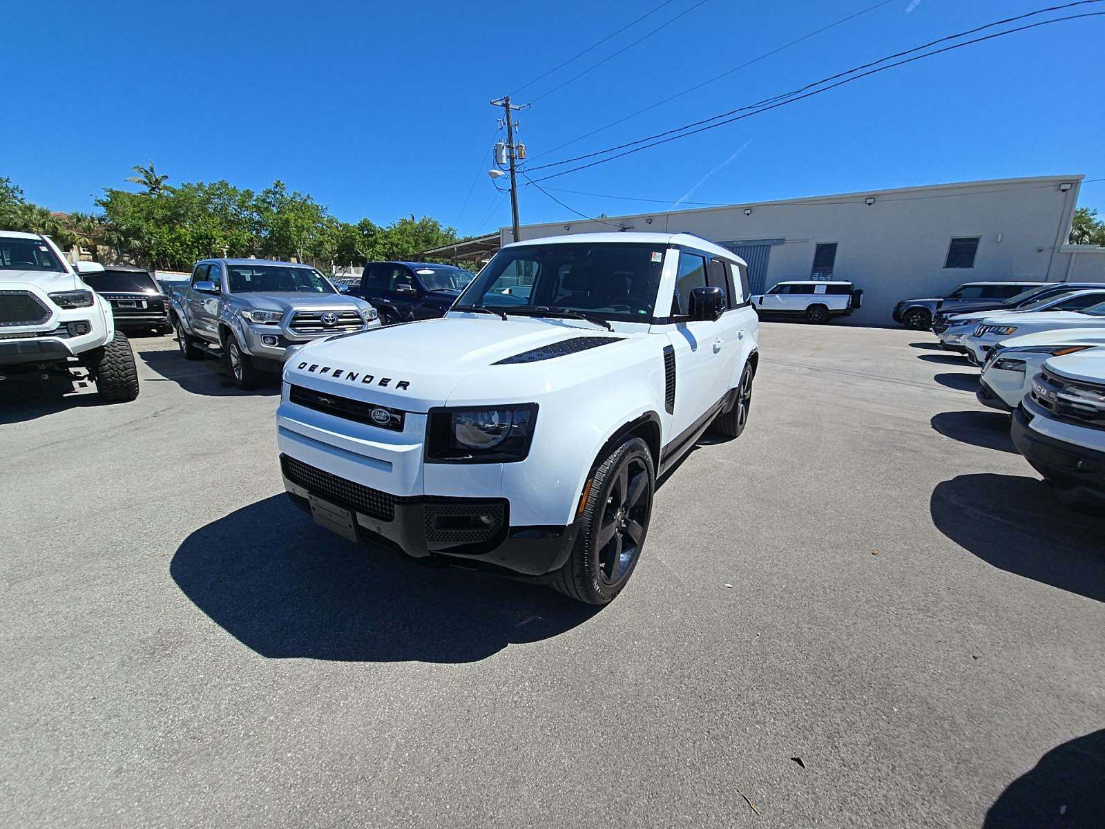 2024 Land Rover Defender 130 X-Dynamic SE AWD