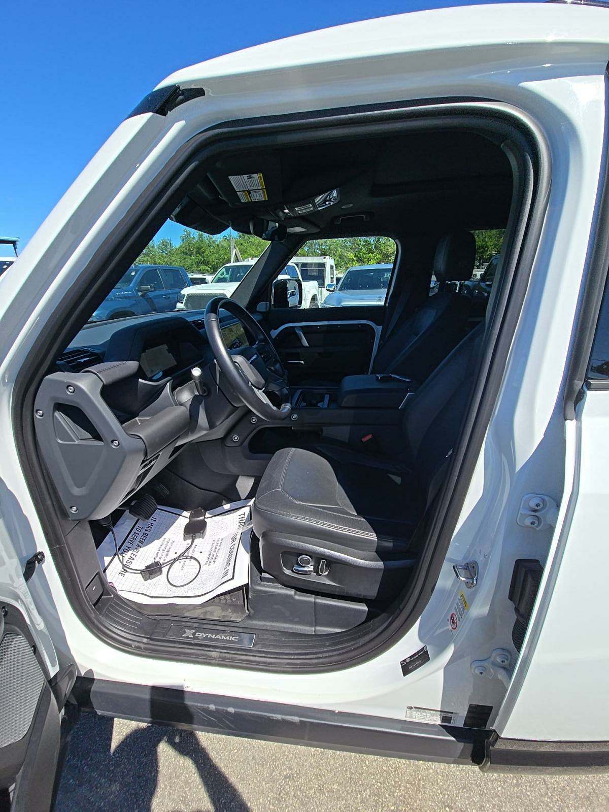 2024 Land Rover Defender 130 X-Dynamic SE AWD