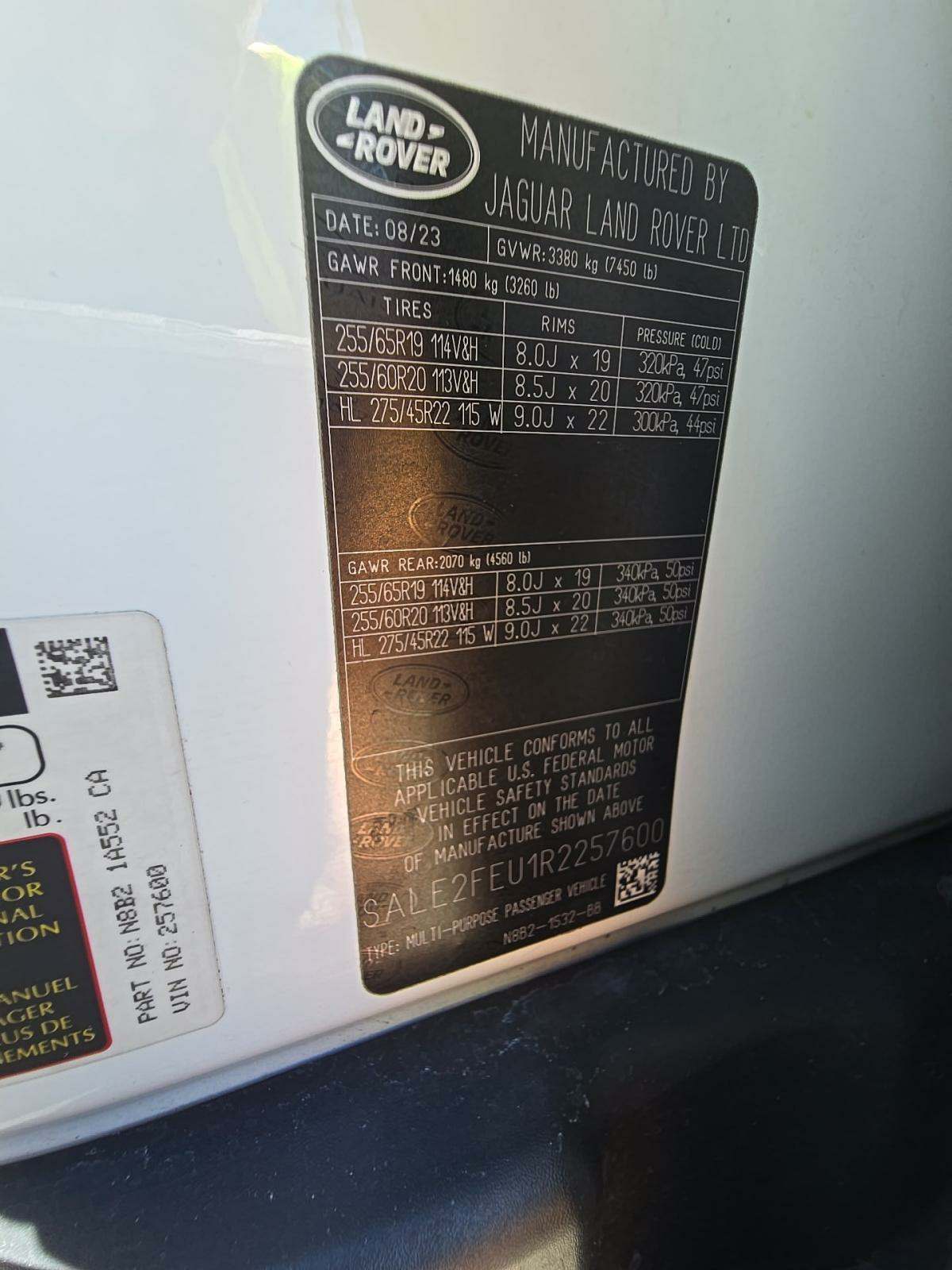 2024 Land Rover Defender 130 X-Dynamic SE AWD