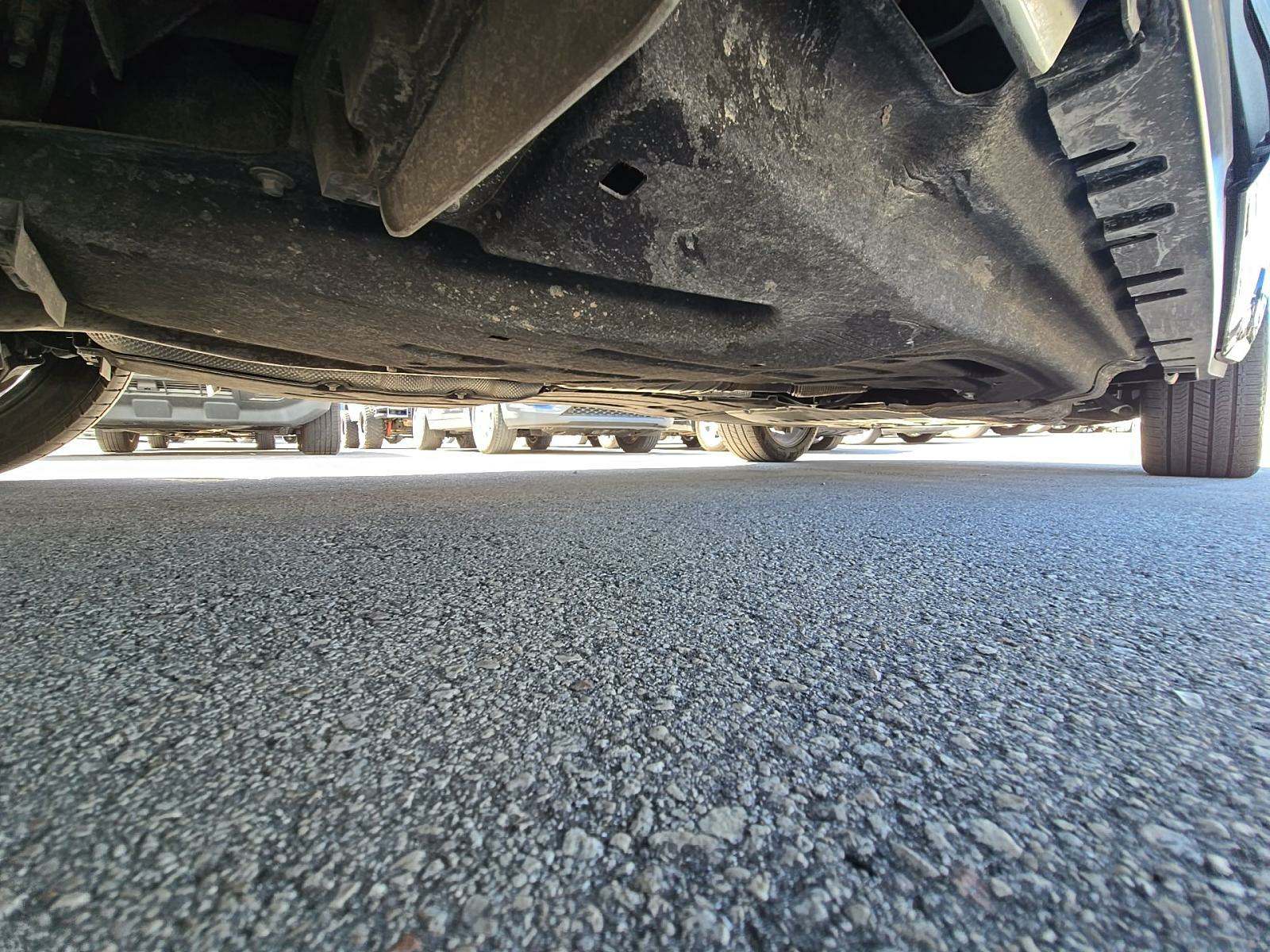 2024 Land Rover Defender 130 X-Dynamic SE AWD