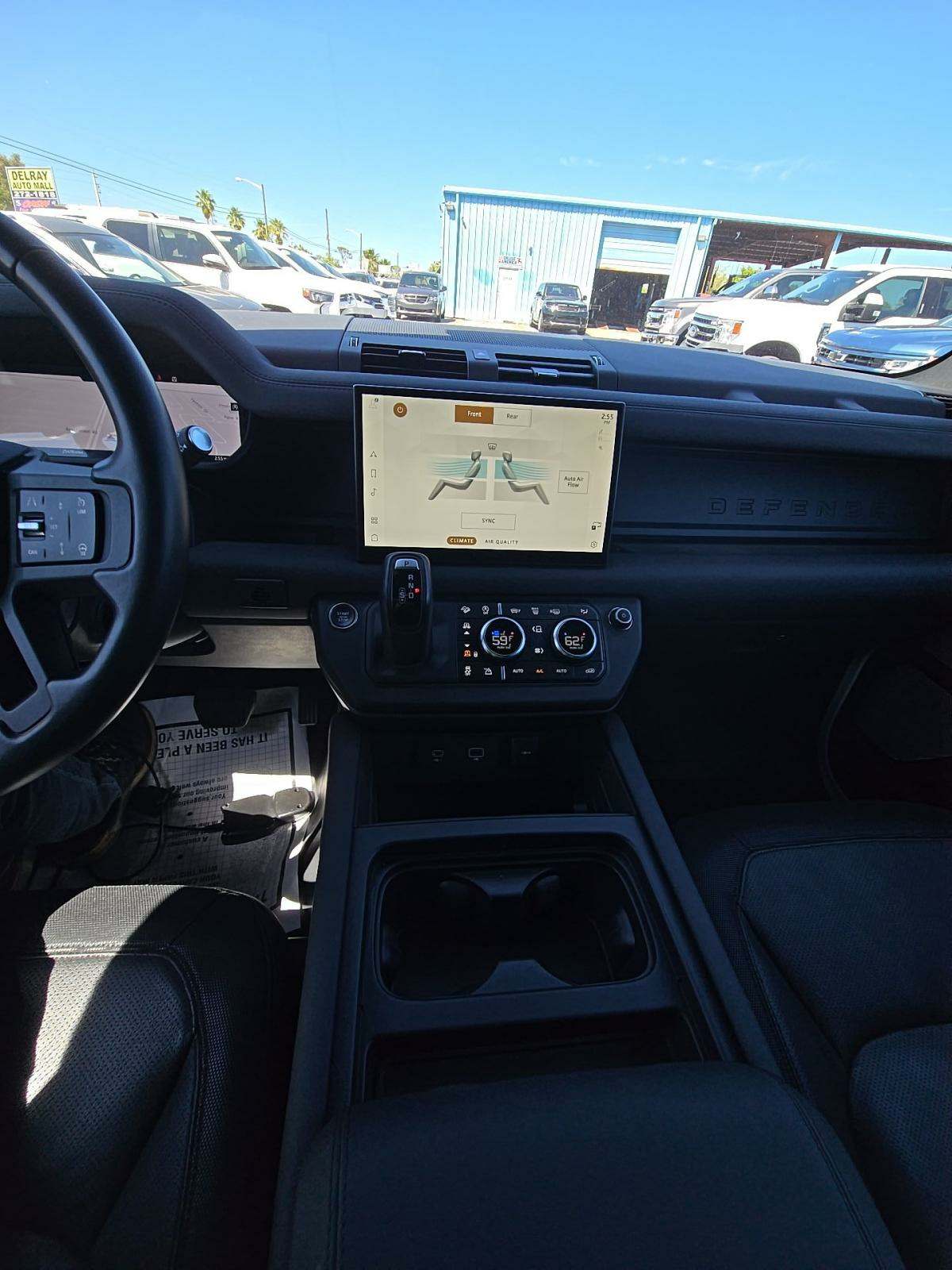 2024 Land Rover Defender 130 X-Dynamic SE AWD