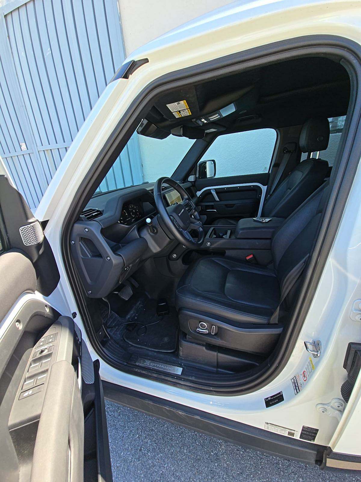 2024 Land Rover Defender 130 X-Dynamic SE AWD