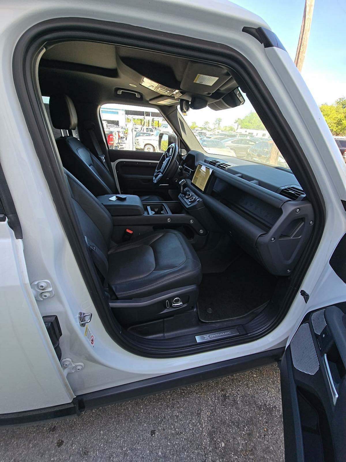 2024 Land Rover Defender 130 X-Dynamic SE AWD