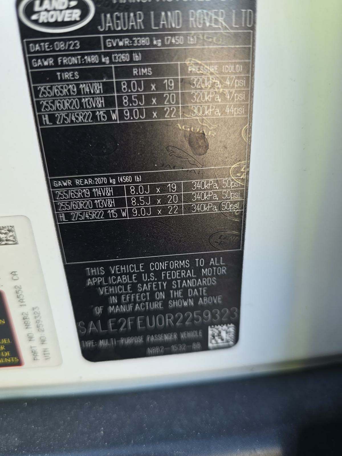 2024 Land Rover Defender 130 X-Dynamic SE AWD