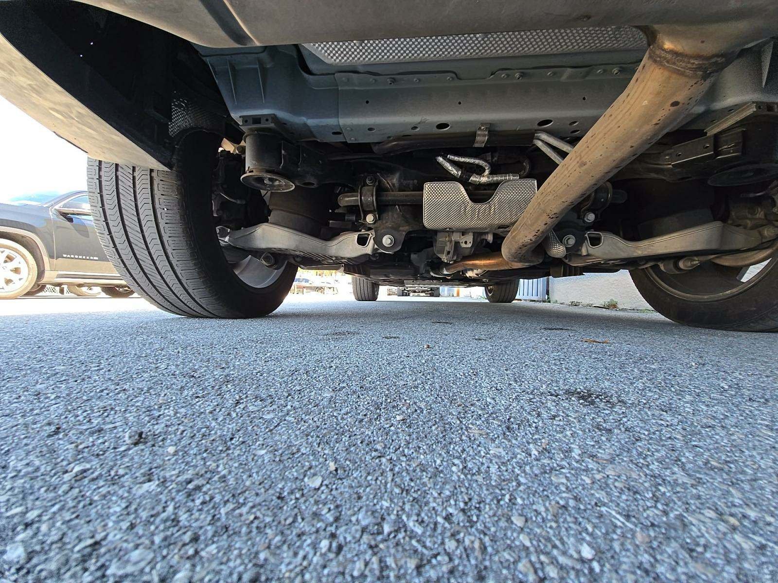 2024 Land Rover Defender 130 X-Dynamic SE AWD