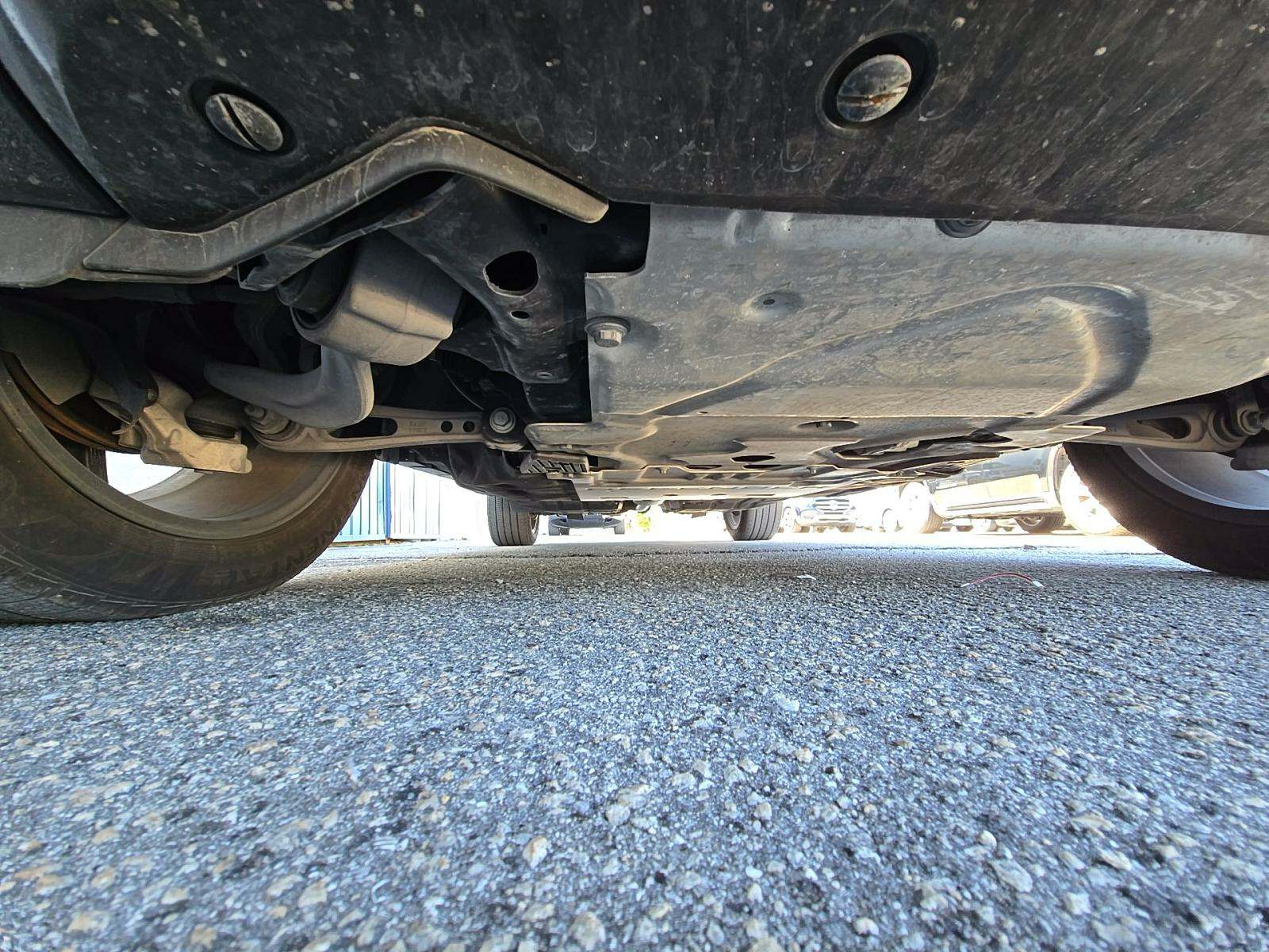 2024 Land Rover Defender 130 X-Dynamic SE AWD