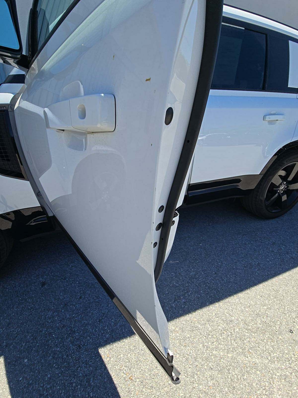 2024 Land Rover Defender 130 X-Dynamic SE AWD