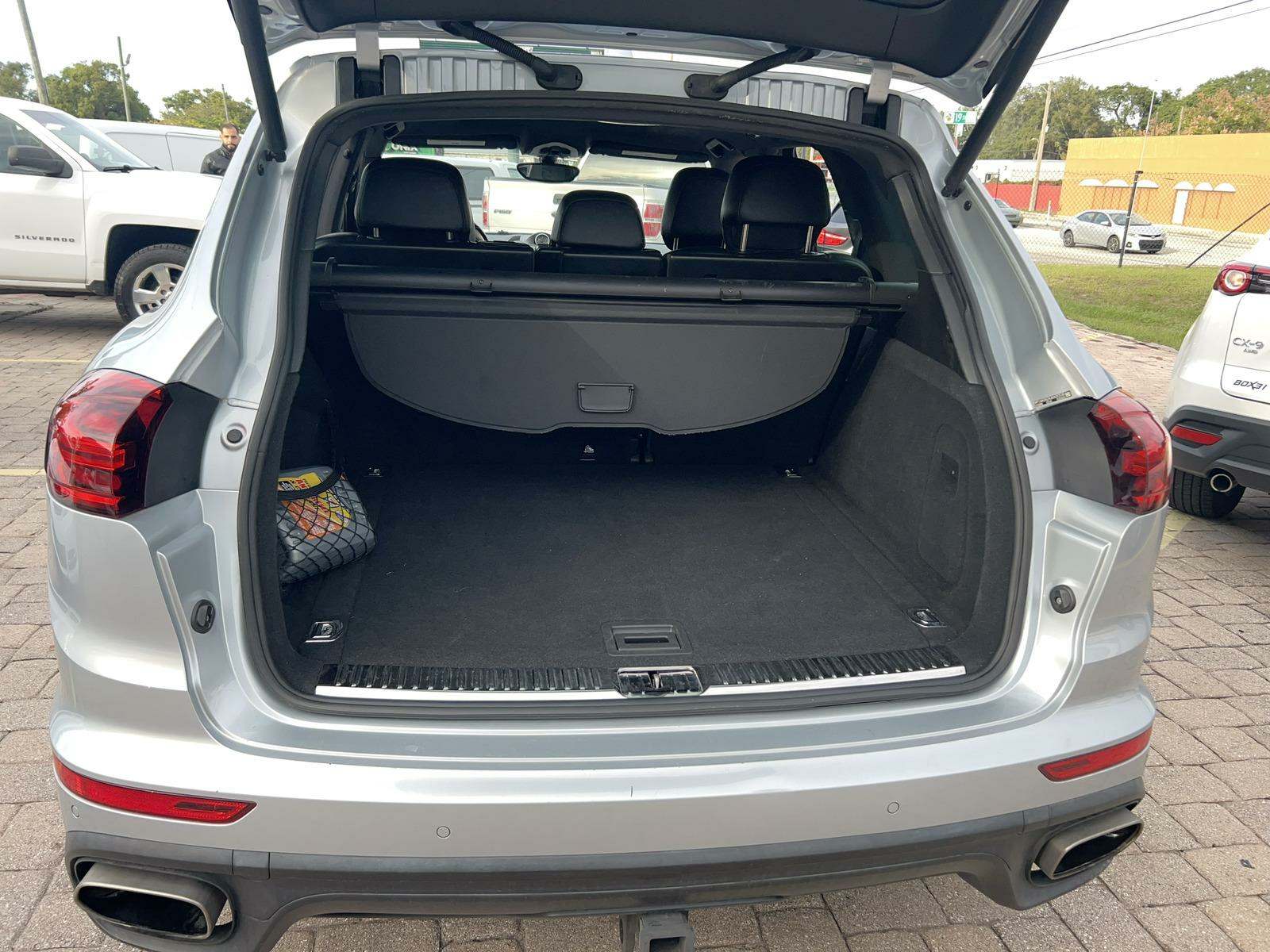 2018 Porsche Cayenne Platinum Edition AWD
