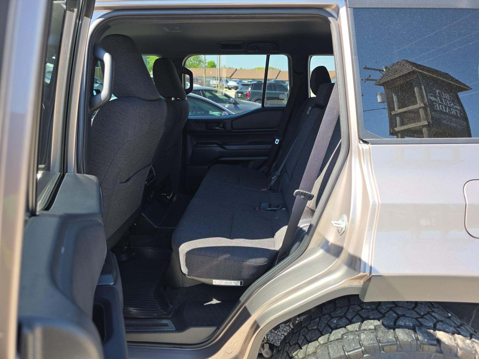 TOYOTA LAND CRUISER - 9