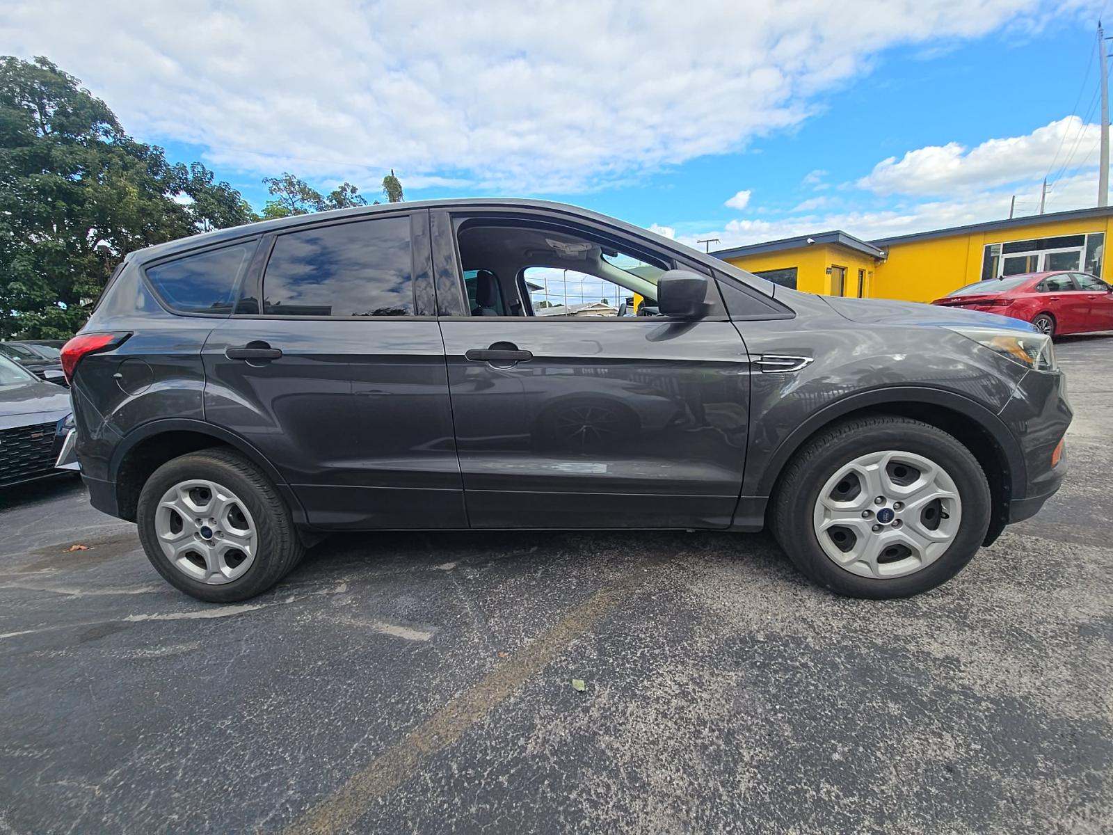2019 Ford Escape S FWD
